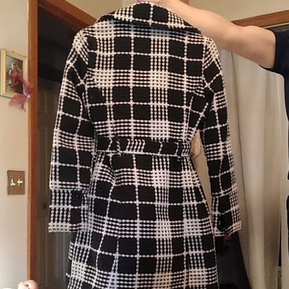 Black and white check in peacoat - Picture 2 of 5